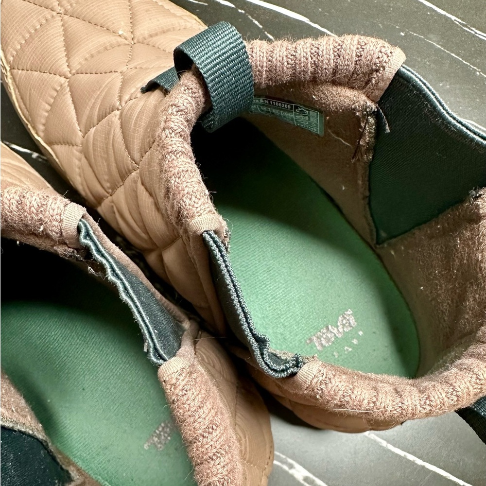 Teva ReEmber Mid Boots – Women’s Size 9 - Picture 5 of 7